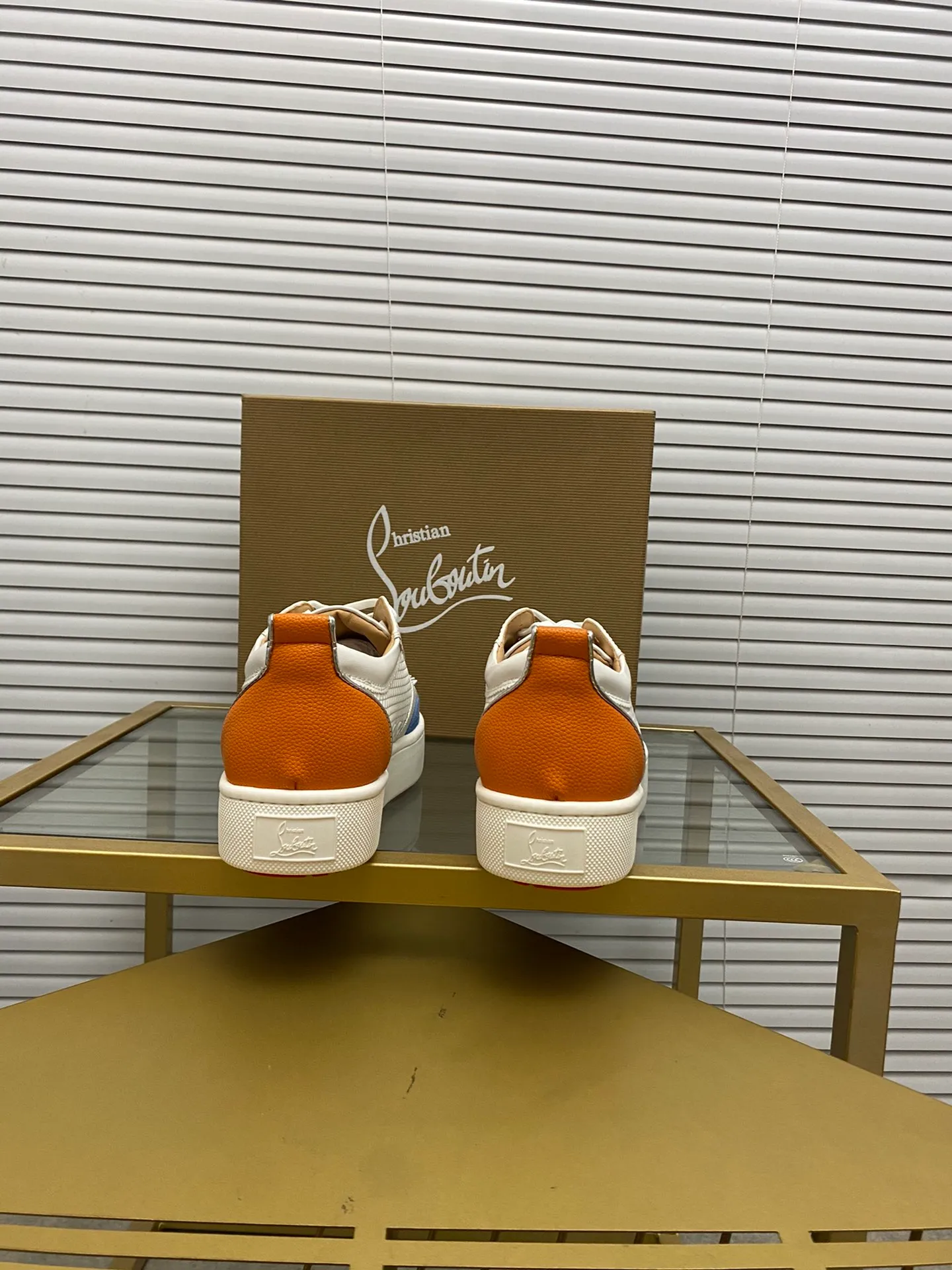 (Customized model) Ex-factory price is 600. christian louboutin (CL red sole shoes) counter series, casual sneakers for couples 📢 📢 📢 Exclusive hot style release 🎈🎈💪 Movable latex feet 👻 Finished outsole line [Proud] 😝Female 35-40# Male 38#-46, global supply😝 [Top version]: Original imported genuine leather upper, top original leather lining, original molded TPU outsole, original 1:1 detail processing, original shoe last,